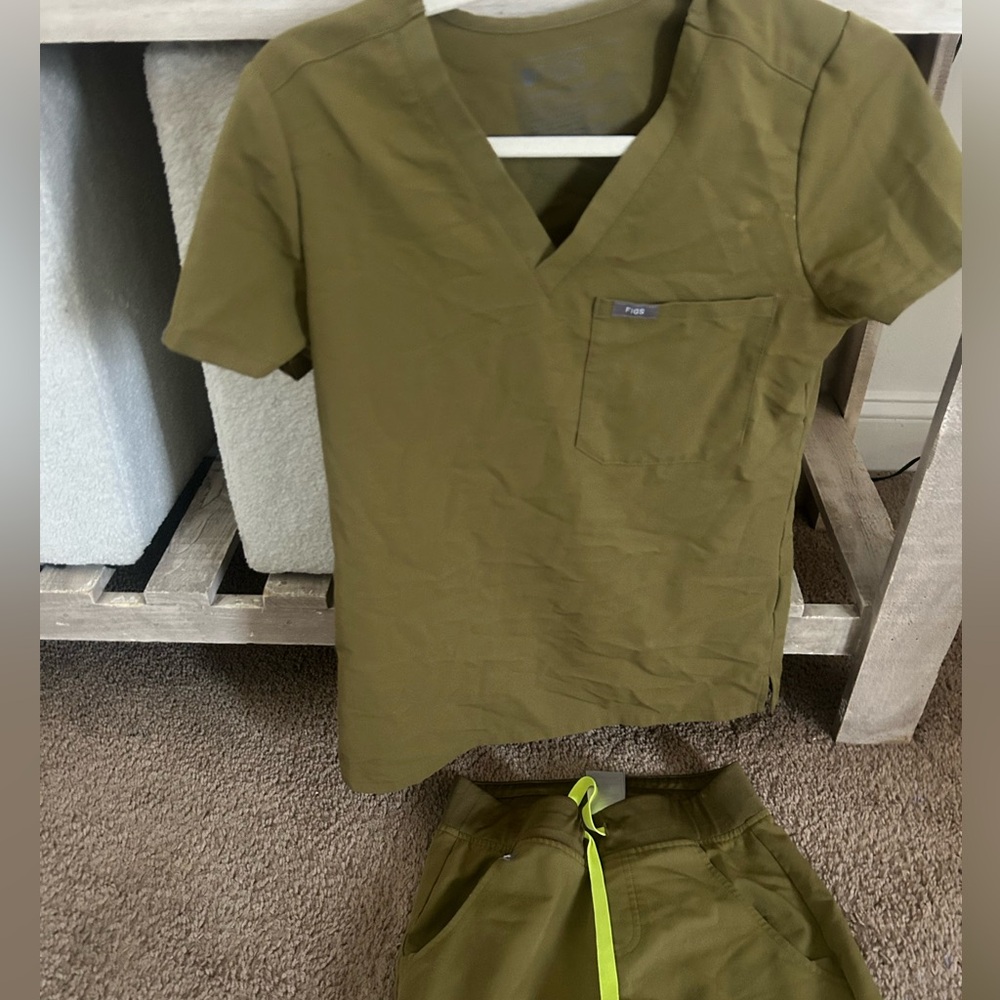 COPY - Figs jogger scrub set